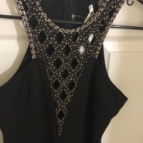 Dress - Picture 6 of 7